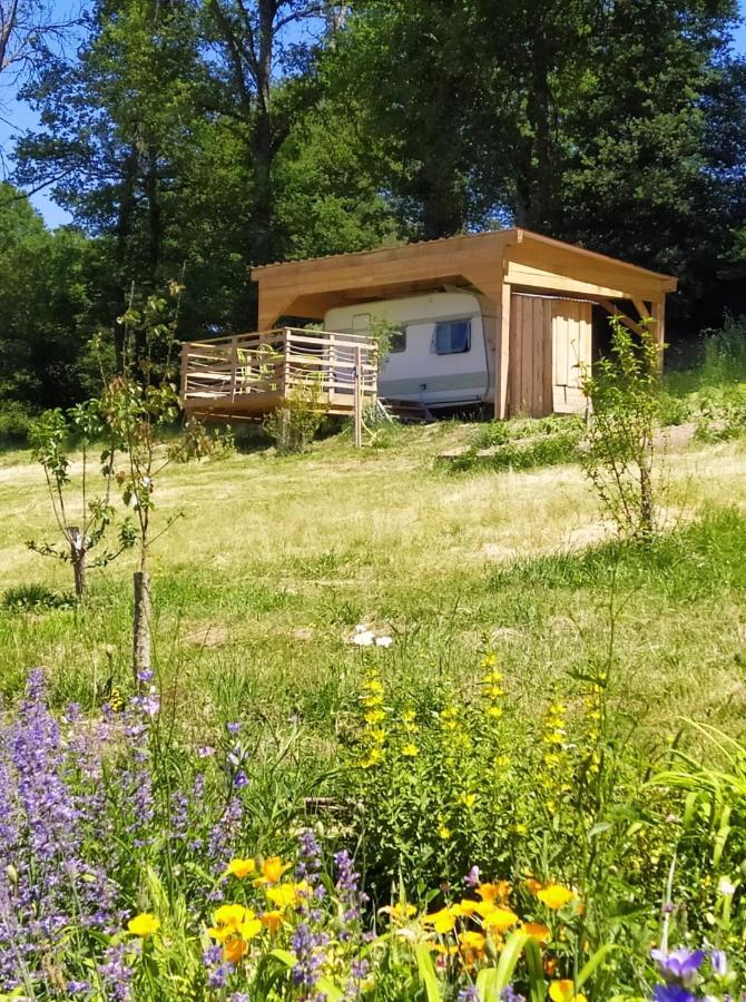 Carazen , Caravane Chauffee Saint-Sylvain-Bellegarde Exterior foto